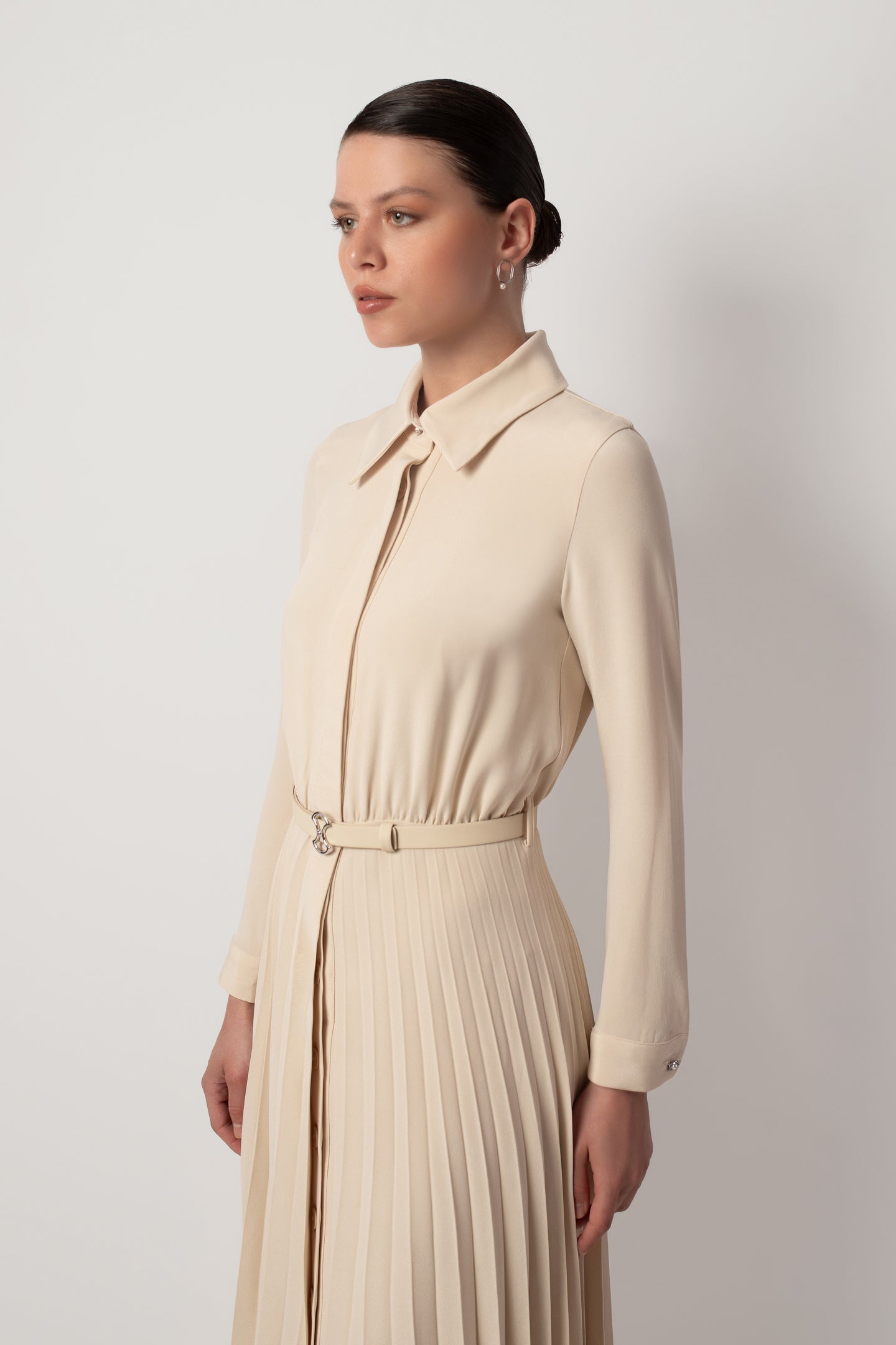 PİLELİ KREM MİDİ ELBİSE