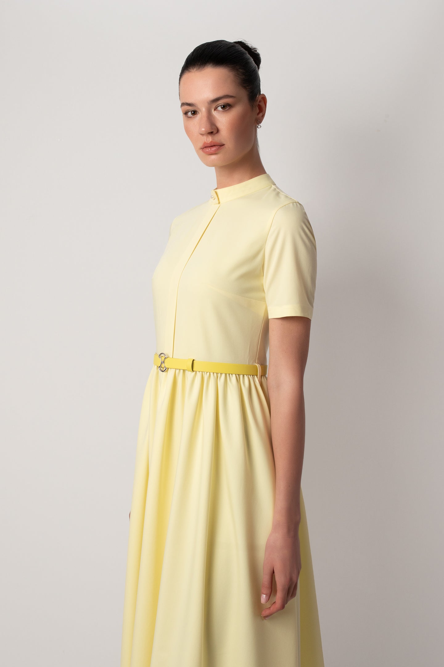 BELİ BÜZGÜLÜ MİDİ YELLOW BUTTER  ELBİSE