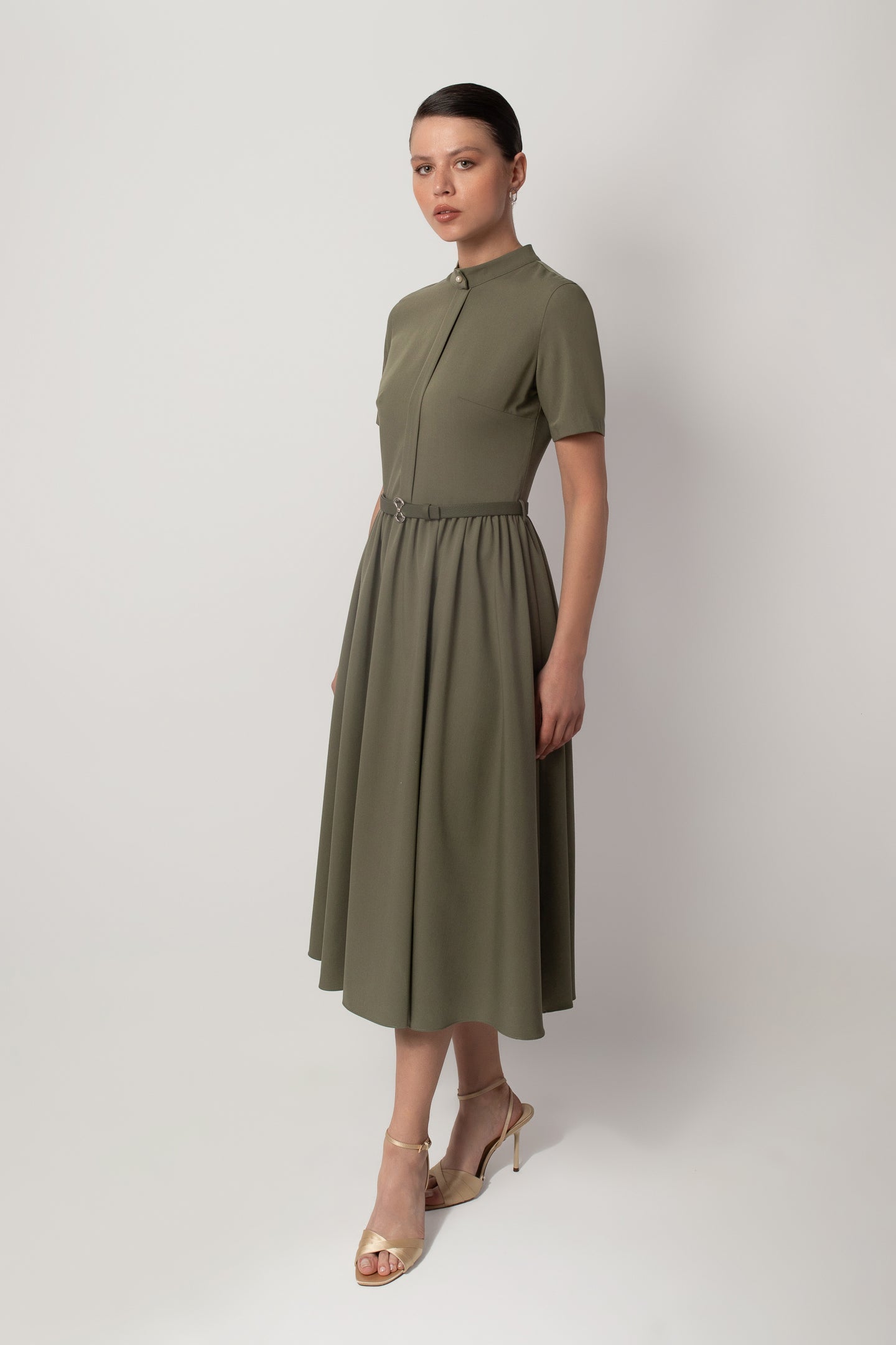BELİ BÜZGÜLÜ MİDİ YAĞ YEŞİLİ ELBİSE