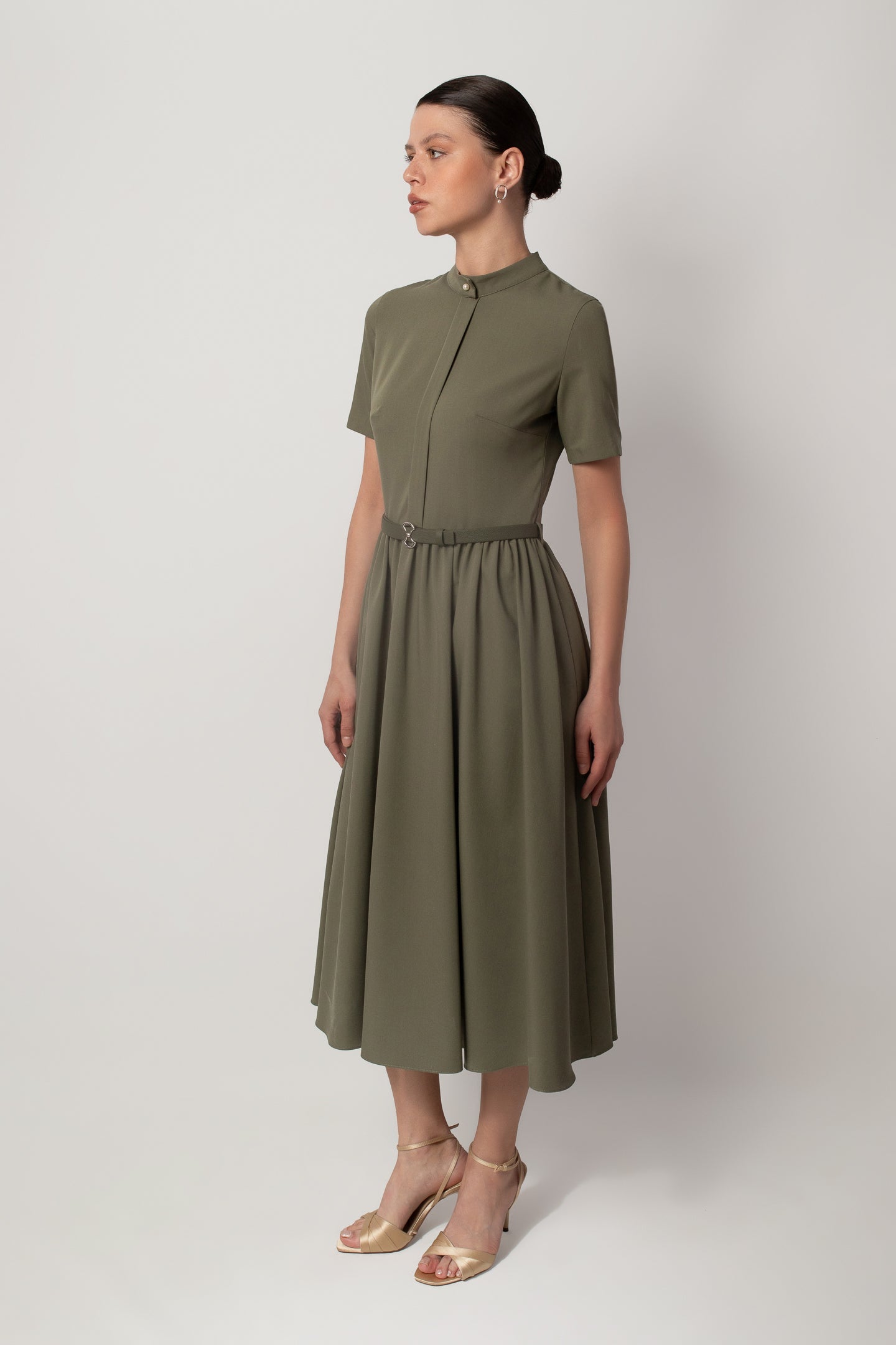 BELİ BÜZGÜLÜ MİDİ YAĞ YEŞİLİ ELBİSE