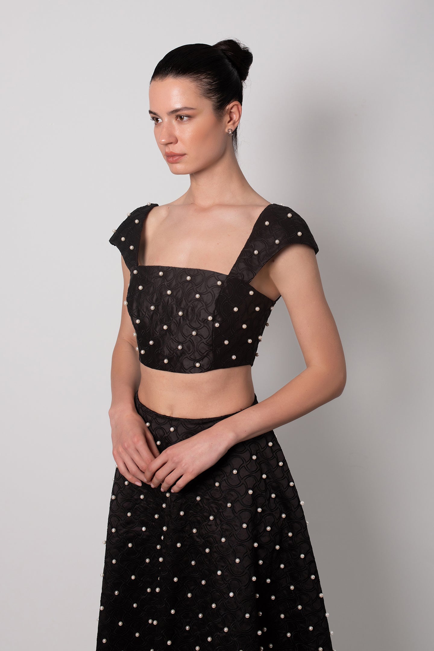 ŞANTUG İNCİLİ KOL DETAYLI SİYAH BÜSTİYER