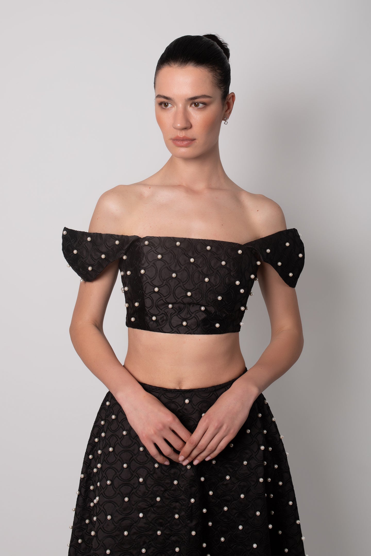 ŞANTUG İNCİLİ KOL DETAYLI SİYAH BÜSTİYER