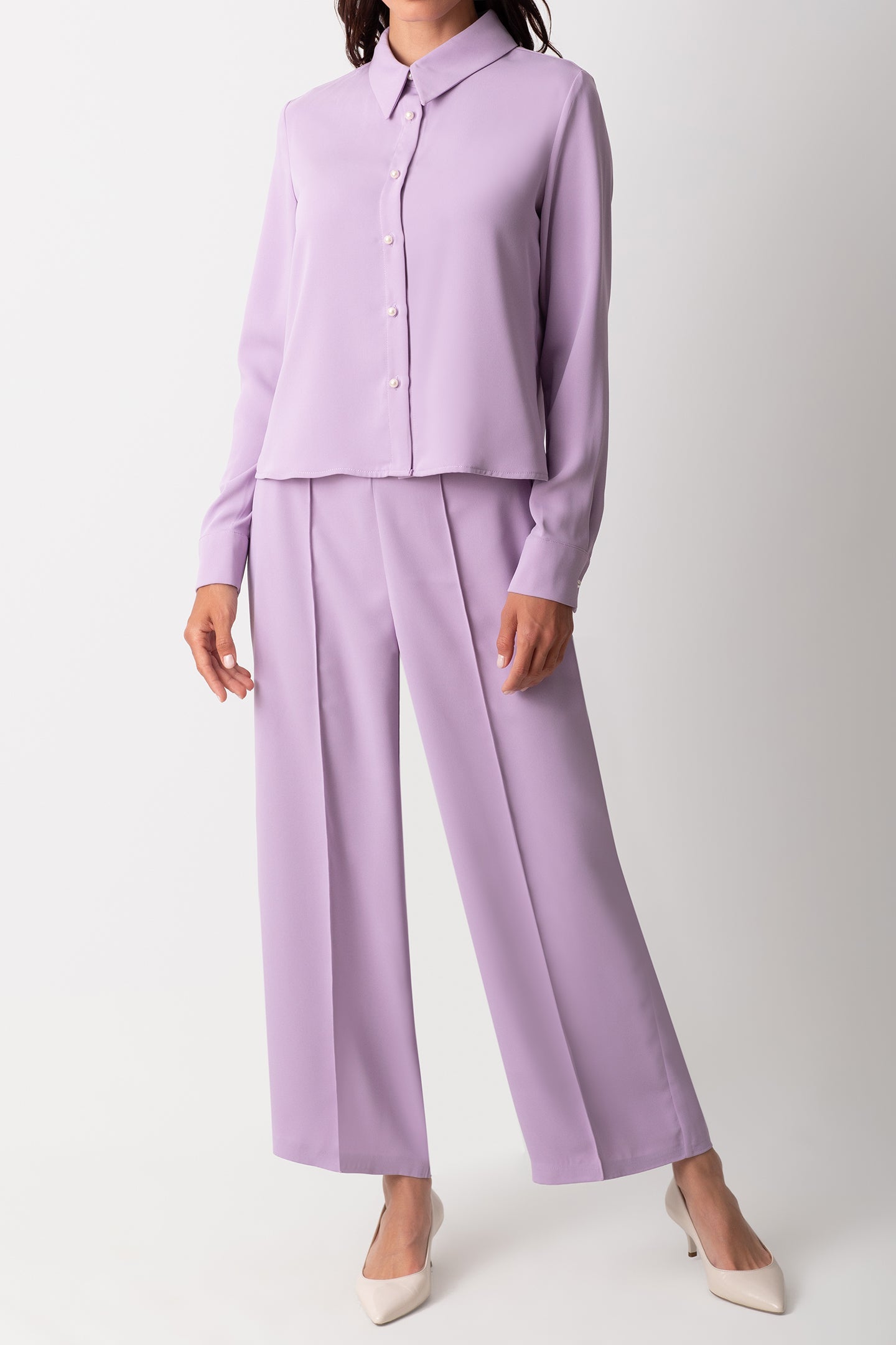 MEVSİMLİK İNCİ DÜĞMELİ UZUN KOLLU LİLA GÖMLEK