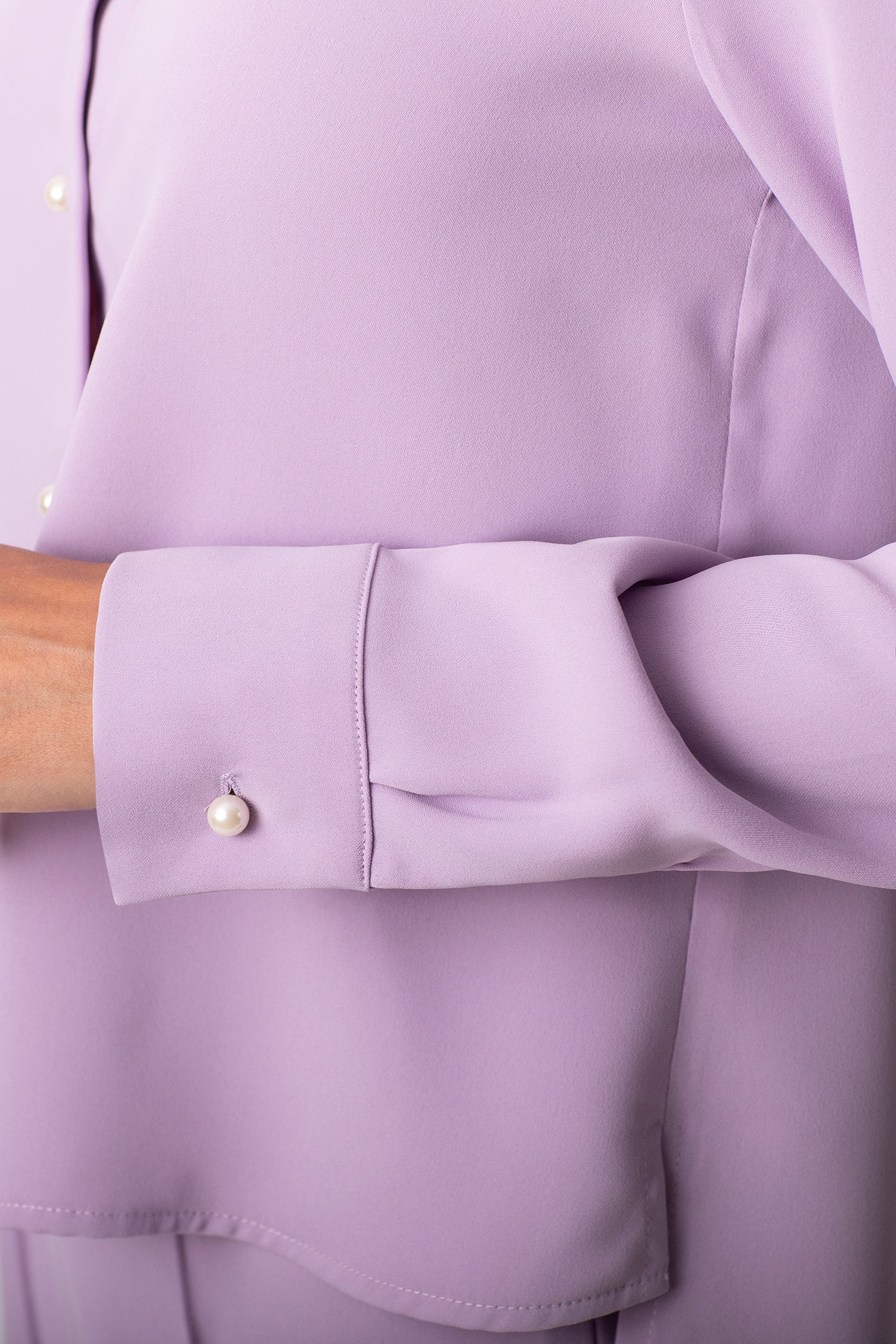 MEVSİMLİK İNCİ DÜĞMELİ UZUN KOLLU LİLA GÖMLEK