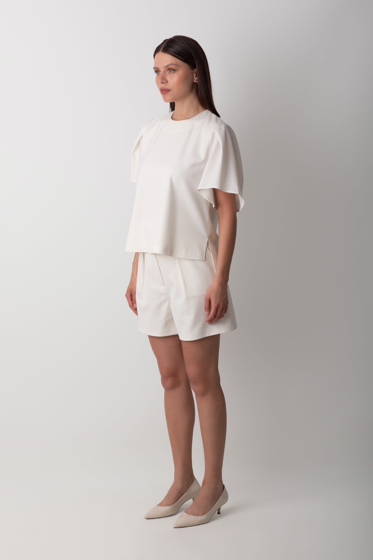 KOL DETAYLI BEYAZ BLUZ