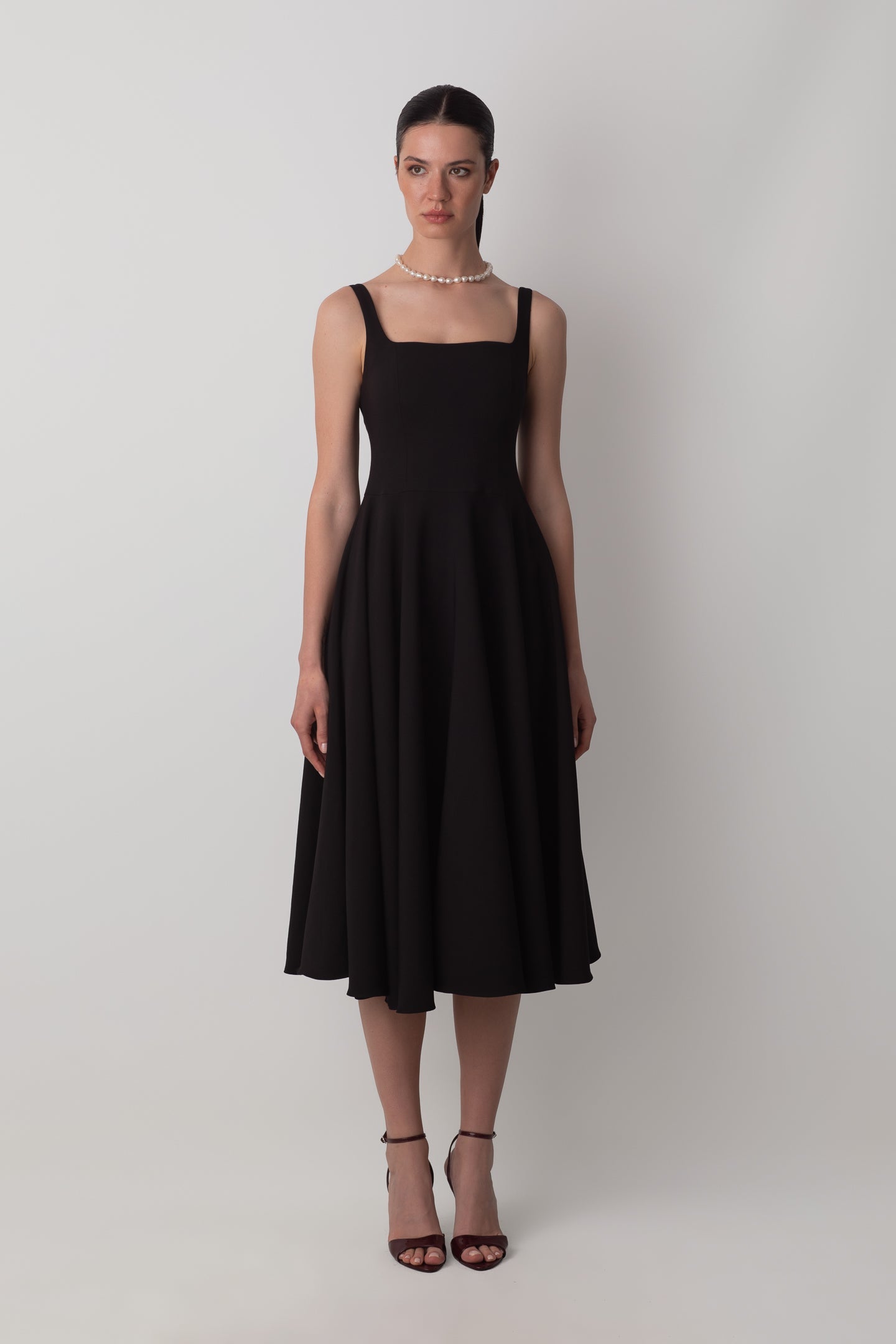 SİYAH MİDİ ELBİSE